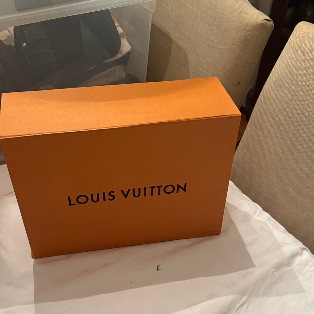 Louis Vuitton Monogram Black and White Sandals - Picture 5 of 13
